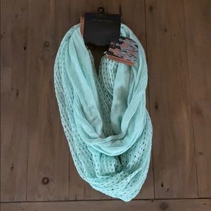 Women’s infinity scarf